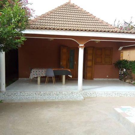 Chez Coumba Et Daniel Bed & Breakfast ซาลี ปอร์ตูดัล ภายนอก รูปภาพ