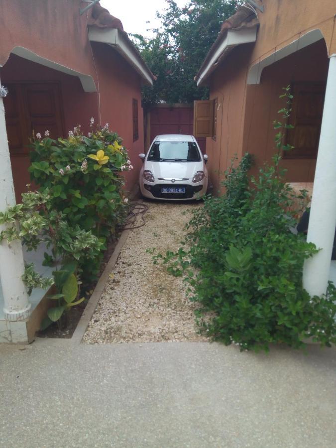 Chez Coumba Et Daniel Bed & Breakfast ซาลี ปอร์ตูดัล ภายนอก รูปภาพ