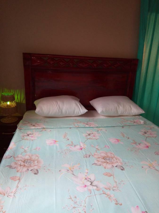 Chez Coumba Et Daniel Bed & Breakfast ซาลี ปอร์ตูดัล ภายนอก รูปภาพ