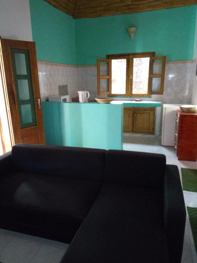 Chez Coumba Et Daniel Bed & Breakfast ซาลี ปอร์ตูดัล ภายนอก รูปภาพ