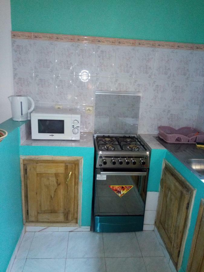 Chez Coumba Et Daniel Bed & Breakfast ซาลี ปอร์ตูดัล ภายนอก รูปภาพ